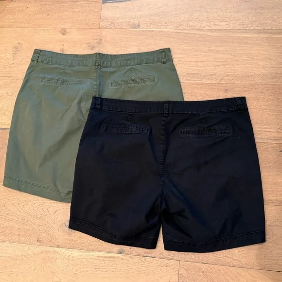 GUC Size 14 Old Navy Everyday Women’s Casual Stretch Shorts - Black and Olive - Picture 2 of 11